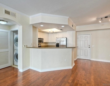 9253 Regents Road - Photo Thumbnail 10