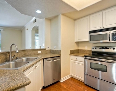 9253 Regents Road - Photo Thumbnail 6