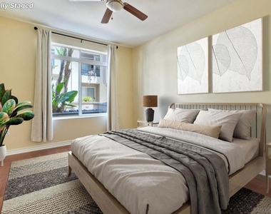 9253 Regents Road - Photo Thumbnail 18