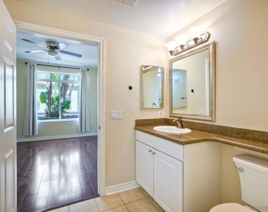 9253 Regents Road - Photo Thumbnail 20