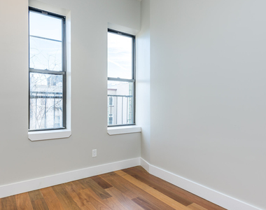 228 Kingsland Avenue - Photo Thumbnail 15