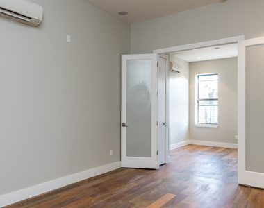 228 Kingsland Avenue - Photo Thumbnail 18
