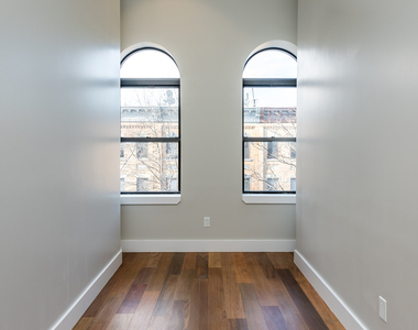228 Kingsland Avenue - Photo Thumbnail 3