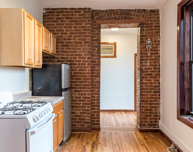 210 Humboldt Street - Photo Thumbnail 6