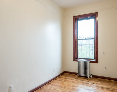 210 Humboldt Street - Photo Thumbnail 5