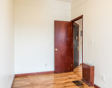 210 Humboldt Street - Photo Thumbnail 4