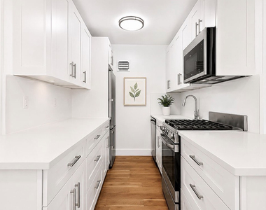 333 East 14th Street - Photo Thumbnail 4