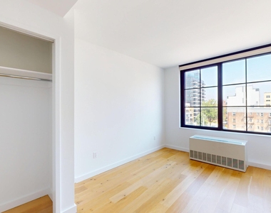 144-74 Northern Boulevard - Photo Thumbnail 12