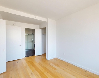 144-74 Northern Boulevard - Photo Thumbnail 9