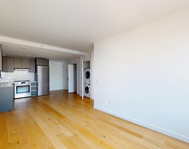 144-74 Northern Boulevard - Photo Thumbnail 5