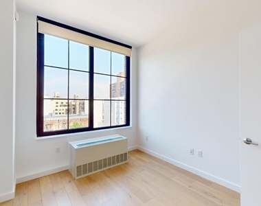 144-74 Northern Boulevard - Photo Thumbnail 8