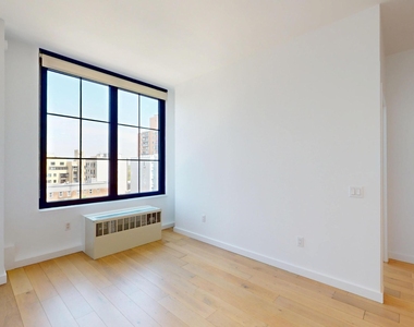144-74 Northern Boulevard - Photo Thumbnail 12
