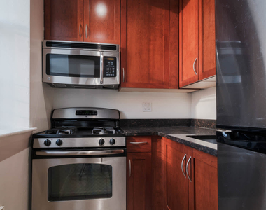 50 West 77th Street - Photo Thumbnail 3