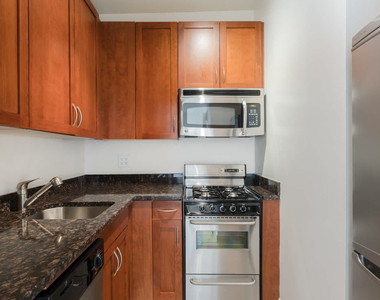50 West 77th Street - Photo Thumbnail 4