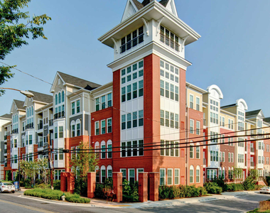 370 E. Diamond Ave - Photo Thumbnail 1