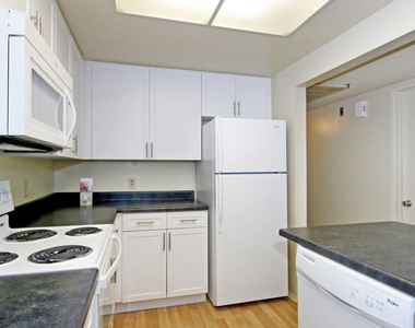 873 Stevens Avenue - Photo Thumbnail 4