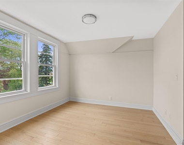 102 Broadway - Photo Thumbnail 9