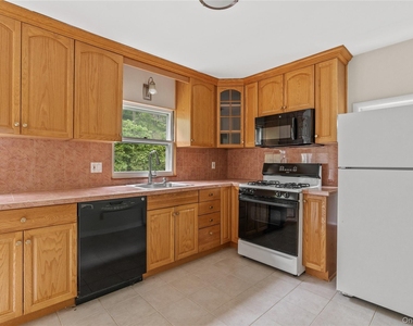 102 Broadway - Photo Thumbnail 3