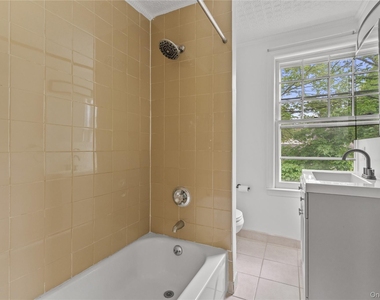 102 Broadway - Photo Thumbnail 6