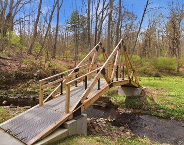145 Saxon Woods Road - Photo Thumbnail 13