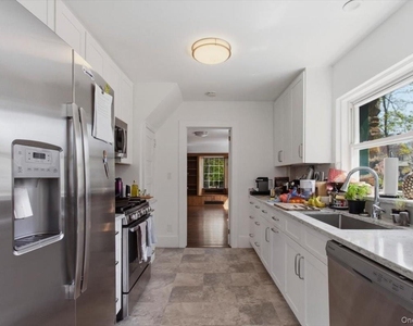 145 Saxon Woods Road - Photo Thumbnail 4