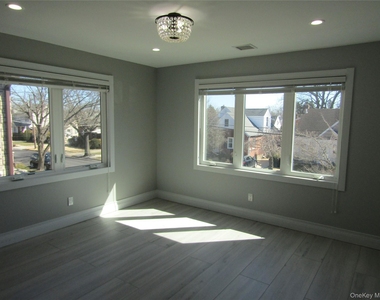 89 Kenneth Place - Photo Thumbnail 7