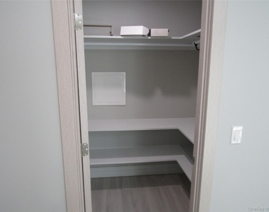 89 Kenneth Place - Photo Thumbnail 2