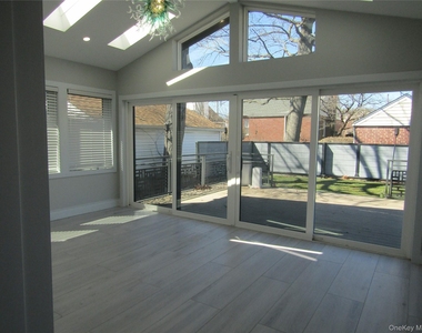 89 Kenneth Place - Photo Thumbnail 6