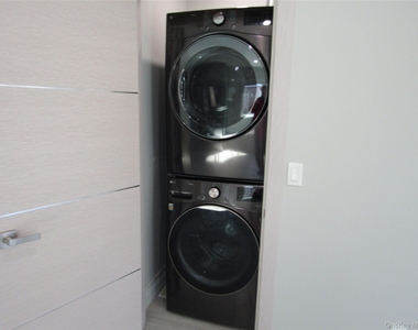 89 Kenneth Place - Photo Thumbnail 19