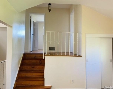 4 Willow Place - Photo Thumbnail 9