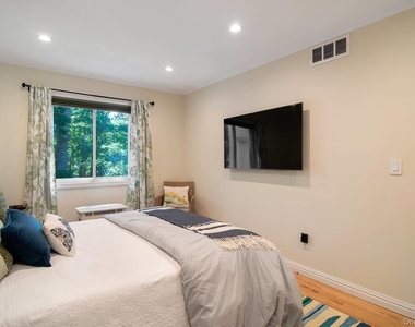 36 Deerfield Way - Photo Thumbnail 14