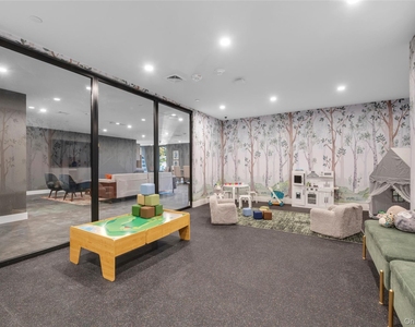 108 Middle Neck Road - Photo Thumbnail 8
