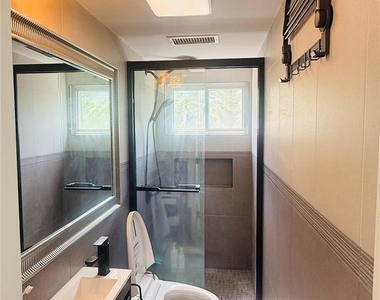 52 Miller Place - Photo Thumbnail 9