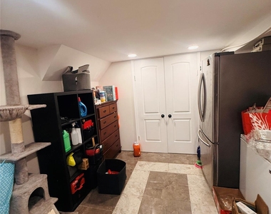 52 Miller Place - Photo Thumbnail 13
