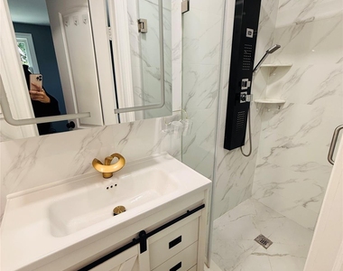 52 Miller Place - Photo Thumbnail 12