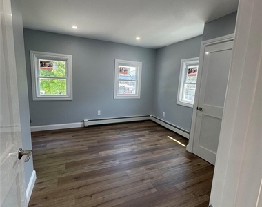 158 Church Street - Photo Thumbnail 2