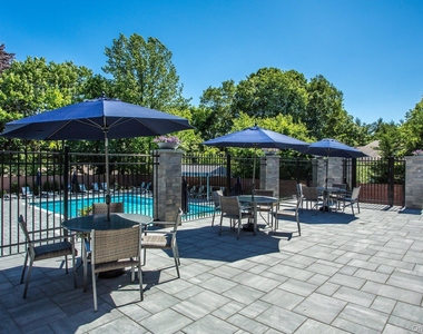 91 Duckpond Drive - Photo Thumbnail 10
