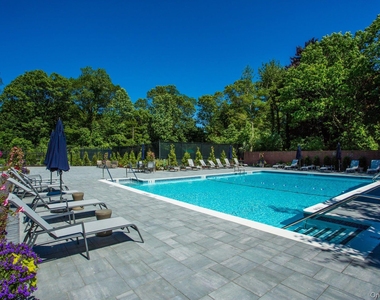 91 Duckpond Drive - Photo Thumbnail 13