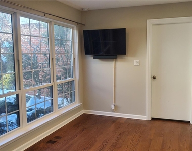 91 Duckpond Drive - Photo Thumbnail 5