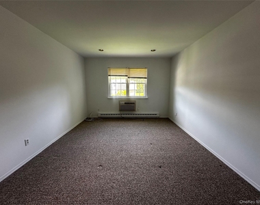 101 Sylvan Avenue - Photo Thumbnail 6