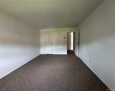 101 Sylvan Avenue - Photo Thumbnail 7