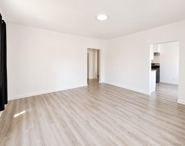 168-10 Crocheron Avenue - Photo Thumbnail 5
