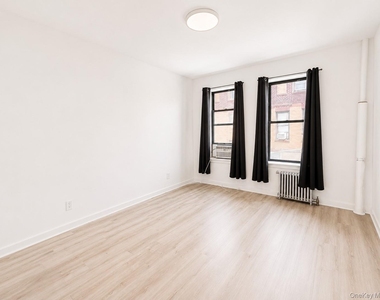 168-10 Crocheron Avenue - Photo Thumbnail 9
