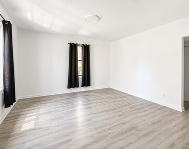 168-10 Crocheron Avenue - Photo Thumbnail 6