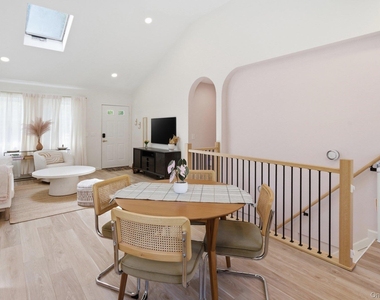 98 Peters Lane - Photo Thumbnail 13