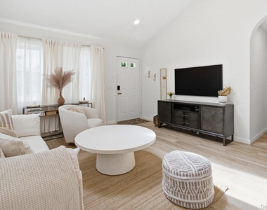 98 Peters Lane - Photo Thumbnail 7