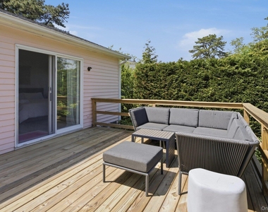 98 Peters Lane - Photo Thumbnail 27