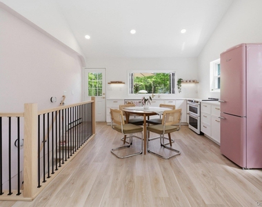 98 Peters Lane - Photo Thumbnail 9