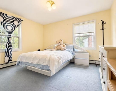 21 Redwood Court - Photo Thumbnail 7