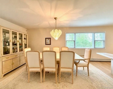 21 Redwood Court - Photo Thumbnail 13
